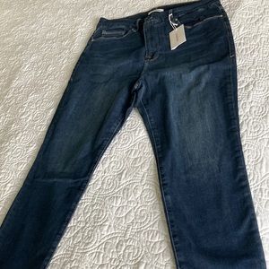 Good American Straight Leg Jeans